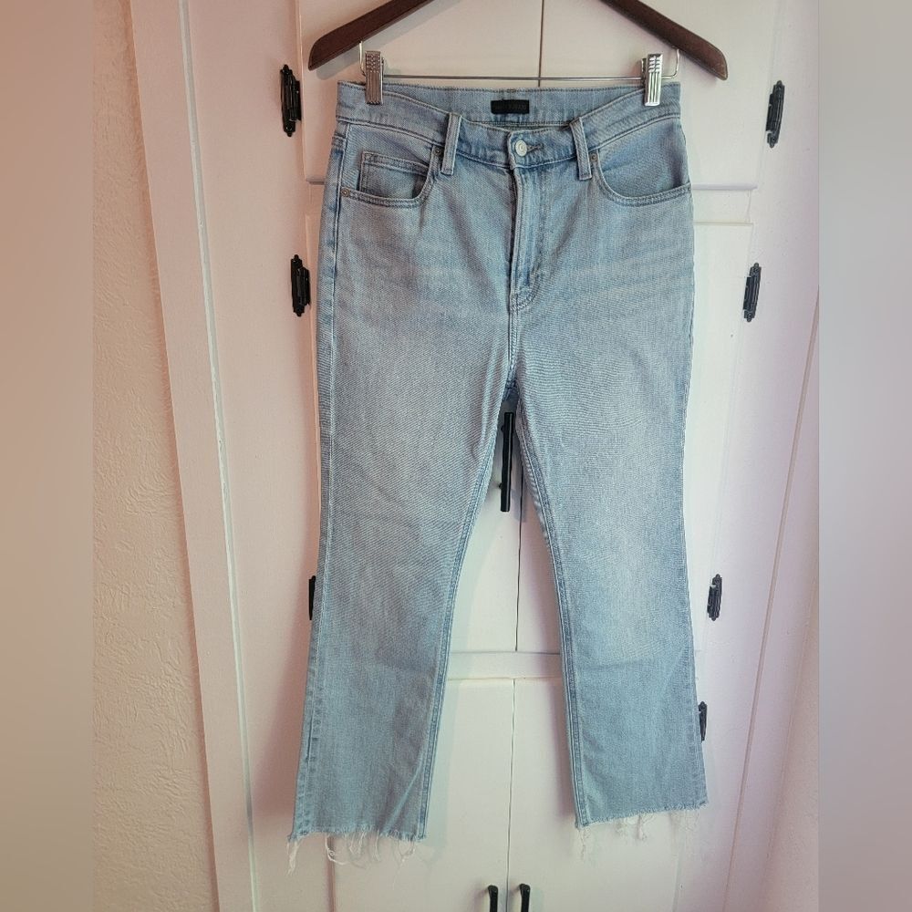 Uniqlo Lightwash Straight Leg Raw Hem Jeans 10